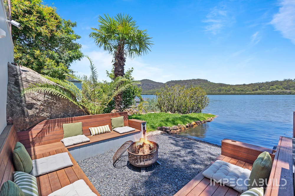 Central Coast Council House | Luxury Home On The Hawkesbury River! Private Jetty & River Acess