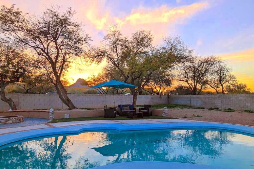 Continental Ranch House | Desert resort welcomes adventure & relaxation!