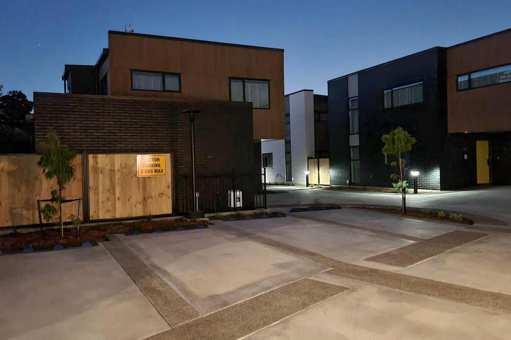 Palmerston North House | El Beracca Retreat - A Home away from home.