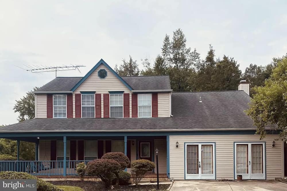 Rosaryville House | NEWLY Renovated! Claire's Corner in Cheltenham!
