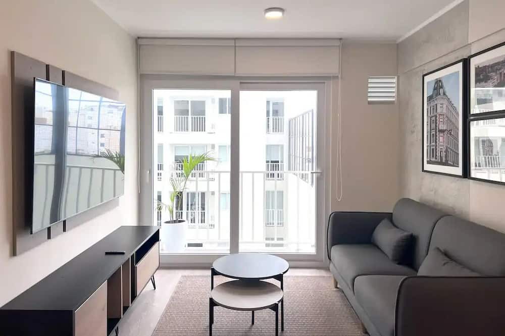 Miraflores Apartment | Keyless 2BR Kennedy Park Peruvian Apartments