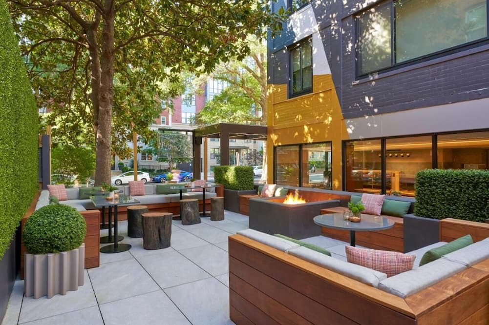 Logan Circle House | 4 Standard Two Queens at Viceroy Washington DC, Rooftop Pool!