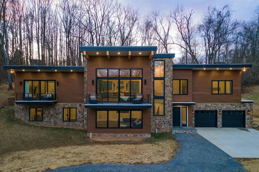 Martinsburg House | Luxurious Retreat on the Potomac River Along C&O Canal