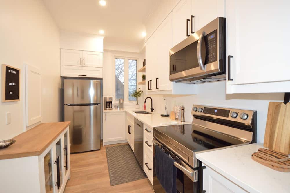 Perth Apartment | Cozy Executive Getaway In The Heart Of Perth!