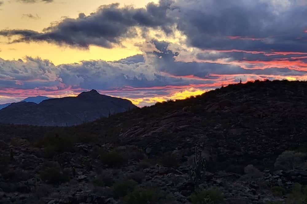 Wickenburg House | Welcome to Wickenburg. Clean home located less than a mile from downtown