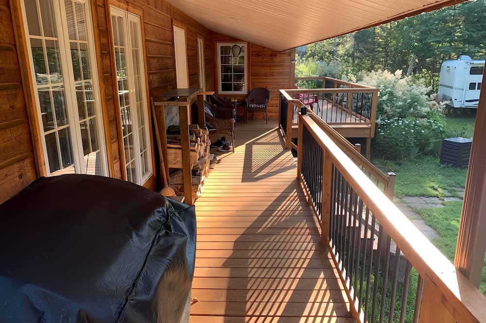 Saint Ferreol les Neiges Cabin | Charming riverside cottage