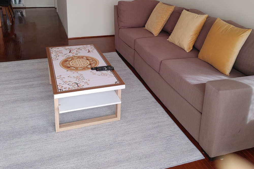 Sunset House | Peaceful and Comfy Suite Urban Haven Retreat