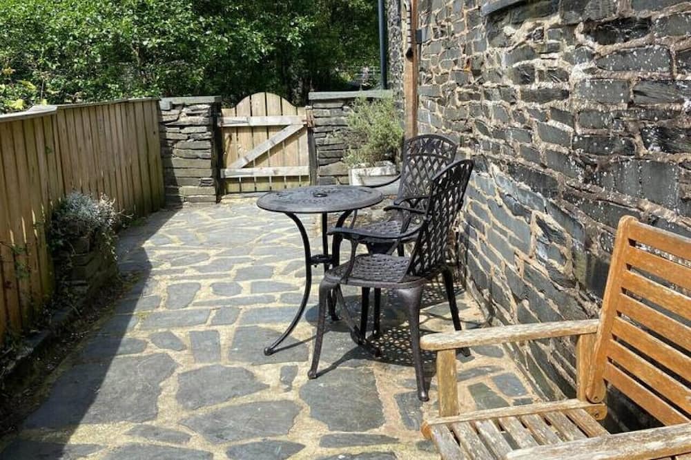 Corris House | Country Cottage by the River in The Dyfi Valley