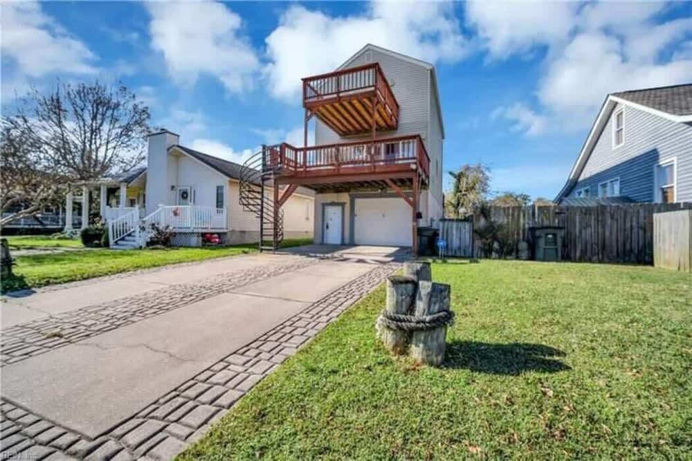 Buckroe Beach House | Blue Haven Summary: T