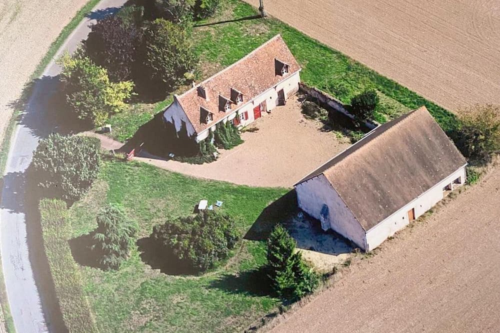 Thore-la-Rochette Cottage | Gite Thoré-la-Rochette, 5 bedrooms, 15 persons