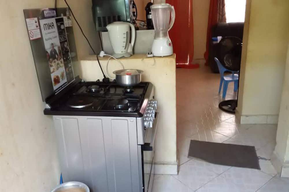 Thika House | Cozy Waridi Charming Retreat