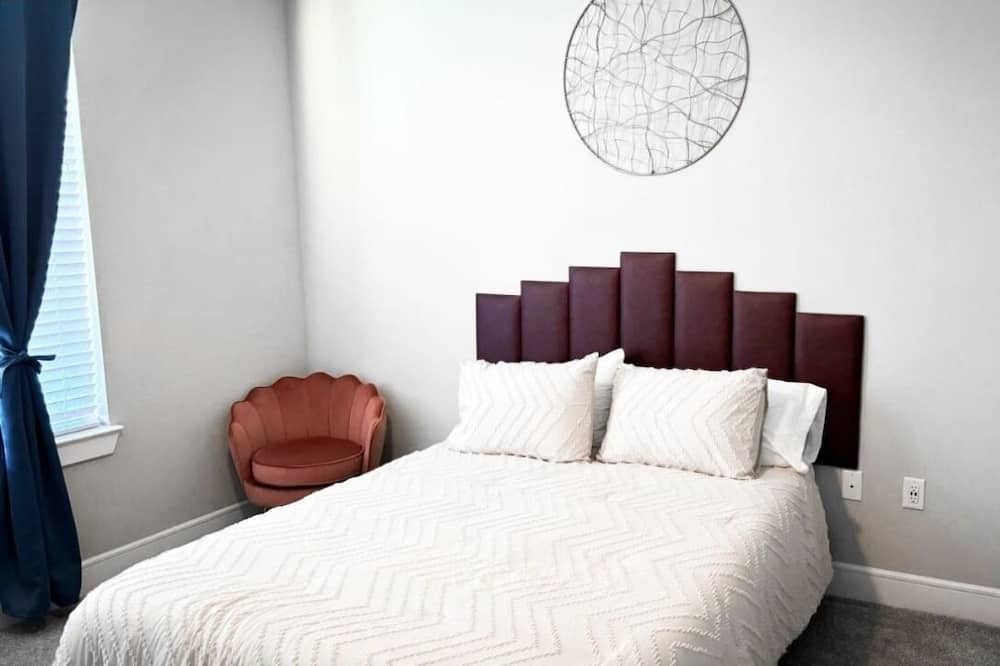 Addicks Apartment | the Claudia II