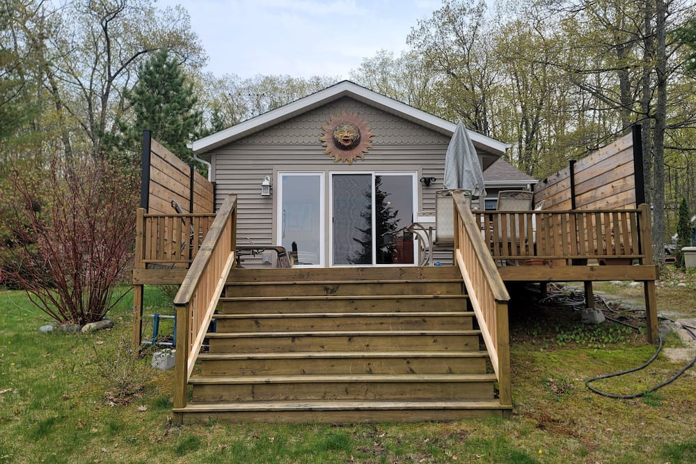 Johannesburg Cabin | Sandy Bottom Lakefront Cabin on all sports BIG BEAR LAKE, JOHANNESBURG, MICHIGAN