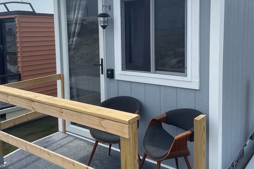 Sandusky Boat Rental | Sunset Sailor at SoLSTAY
