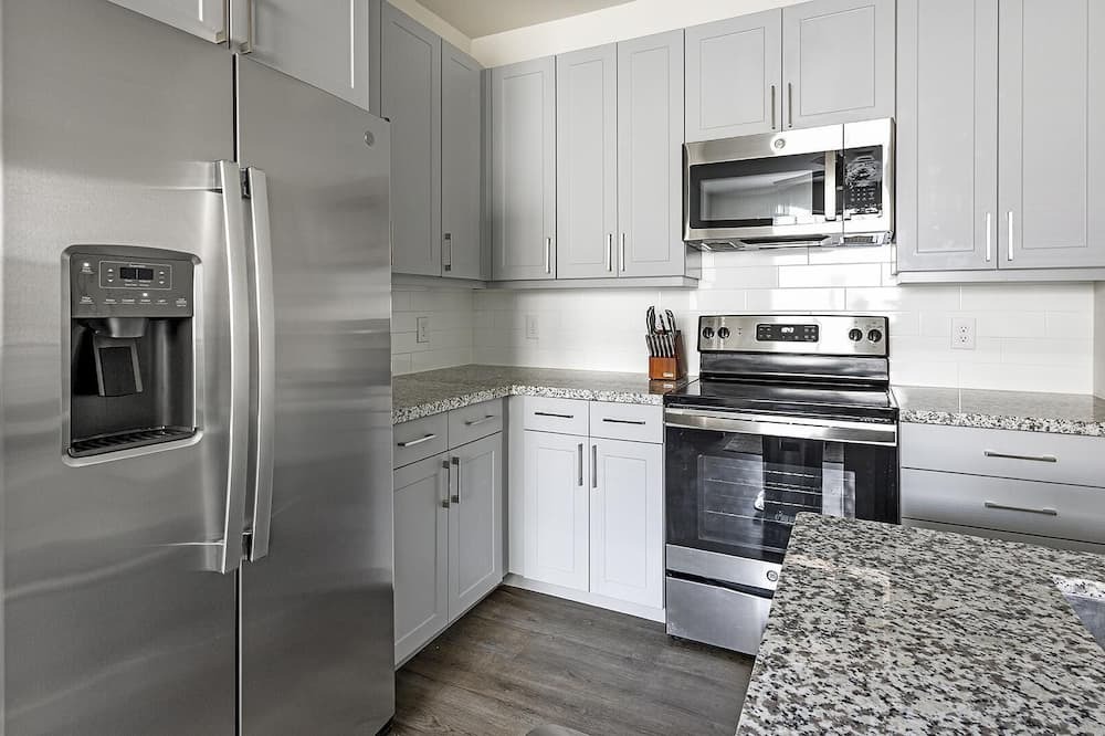Spring Branch East Apartment | Modern Apartment in Prime Location (ID1403X432)