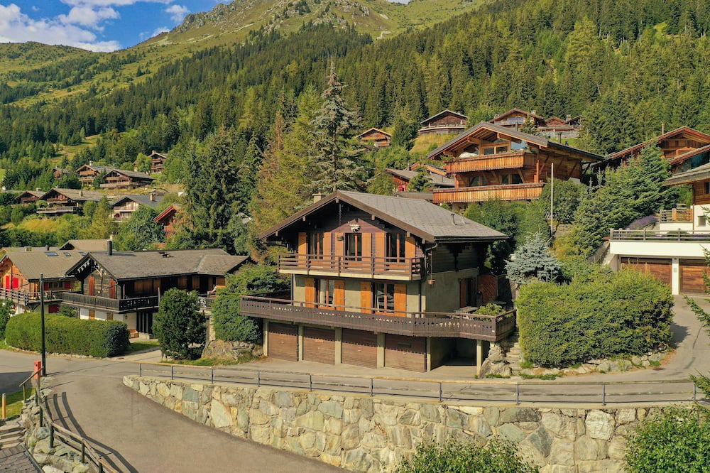 Verbier Ski Chalet | Chalet "alexandre" Parfaitement Situé sur les Hauteurs de Verbier