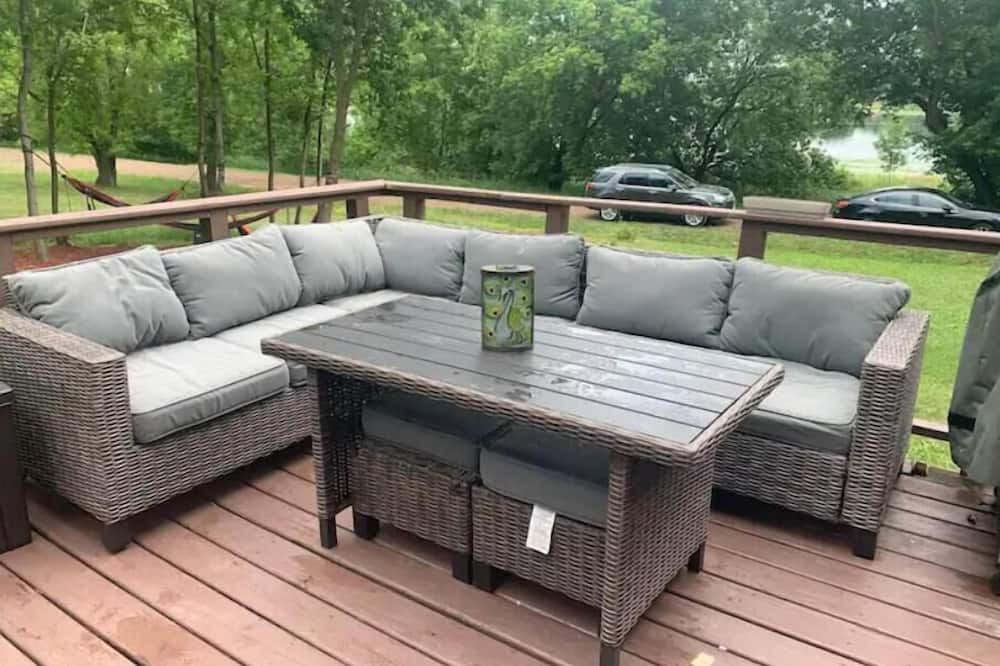 Harris House | Cozy lake place close to the cities on Goose Lake