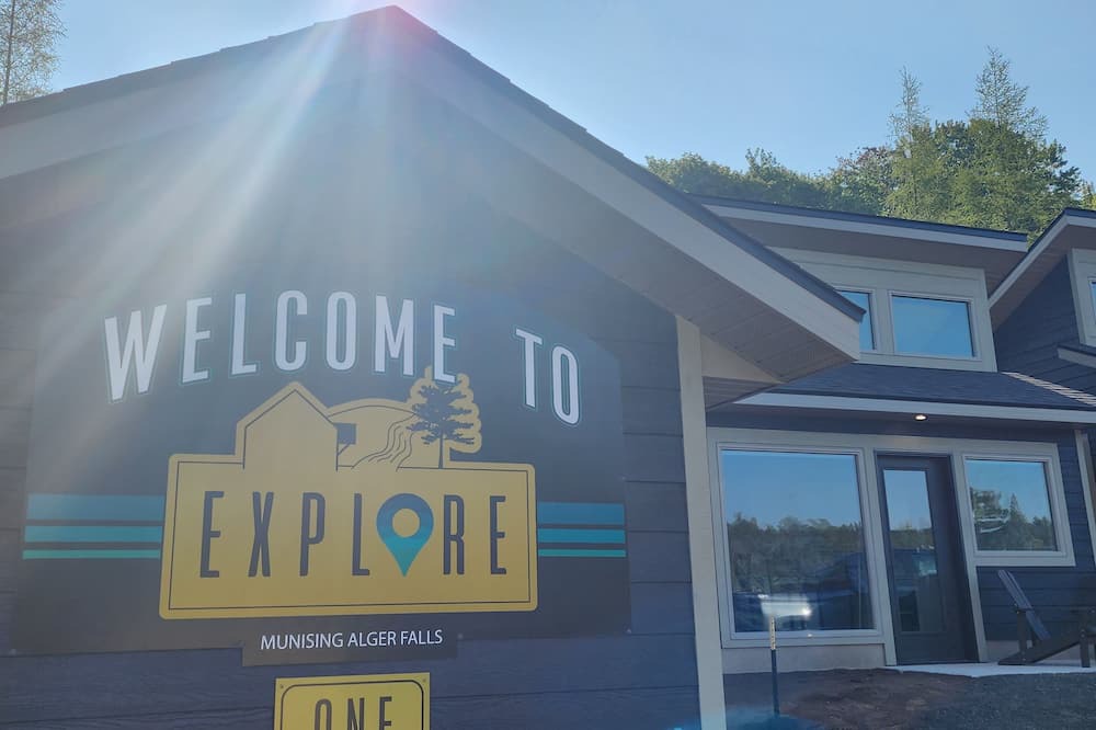 Munising Cottage | EXPLORE Munising Cottage 211
