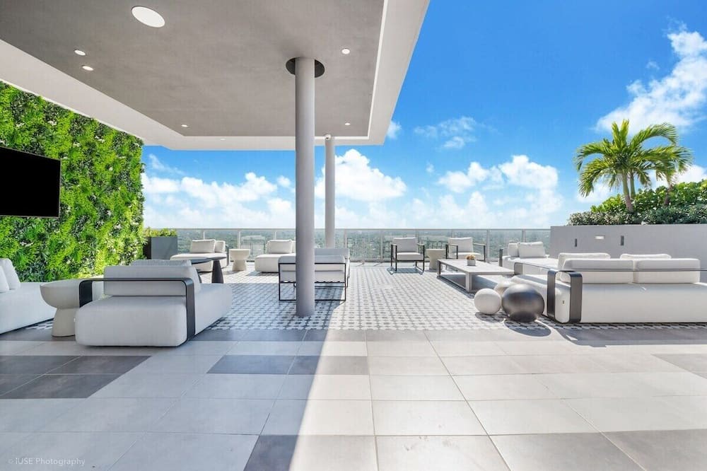 Ludlam Condo | Beautiful 2 Bdrms New Condo In Pinecrest