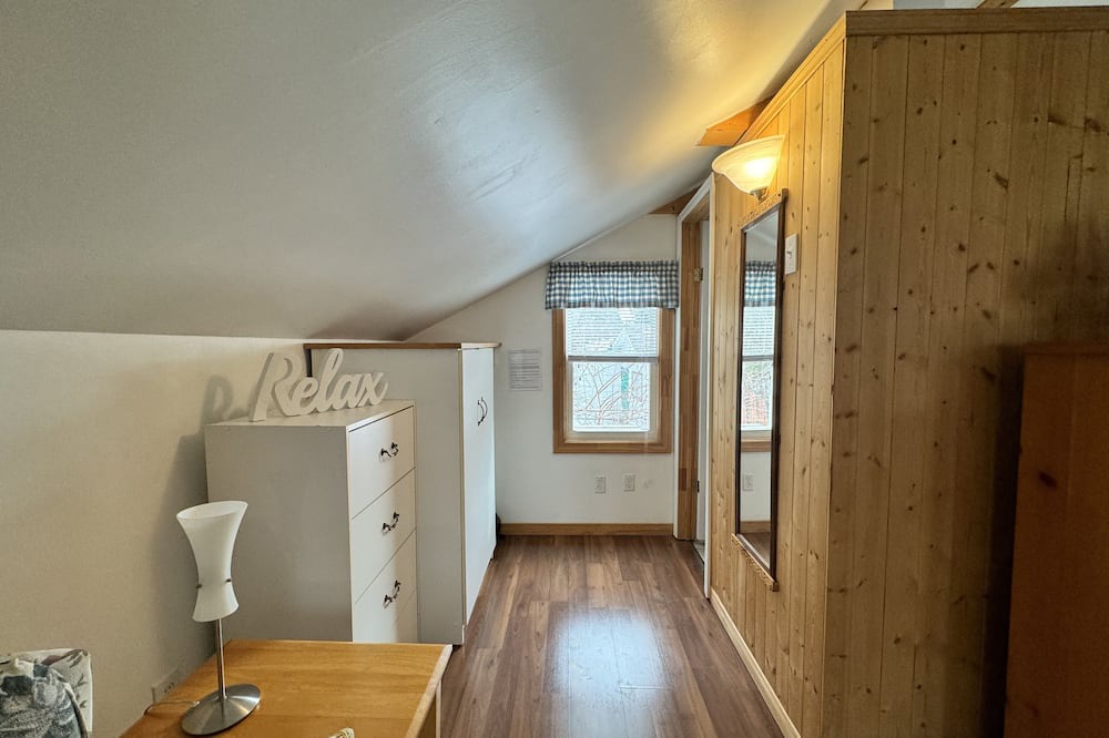 Southampton Cottage | The Loft at The Beach House Southampton - Unique Studio Apartment close to Beach