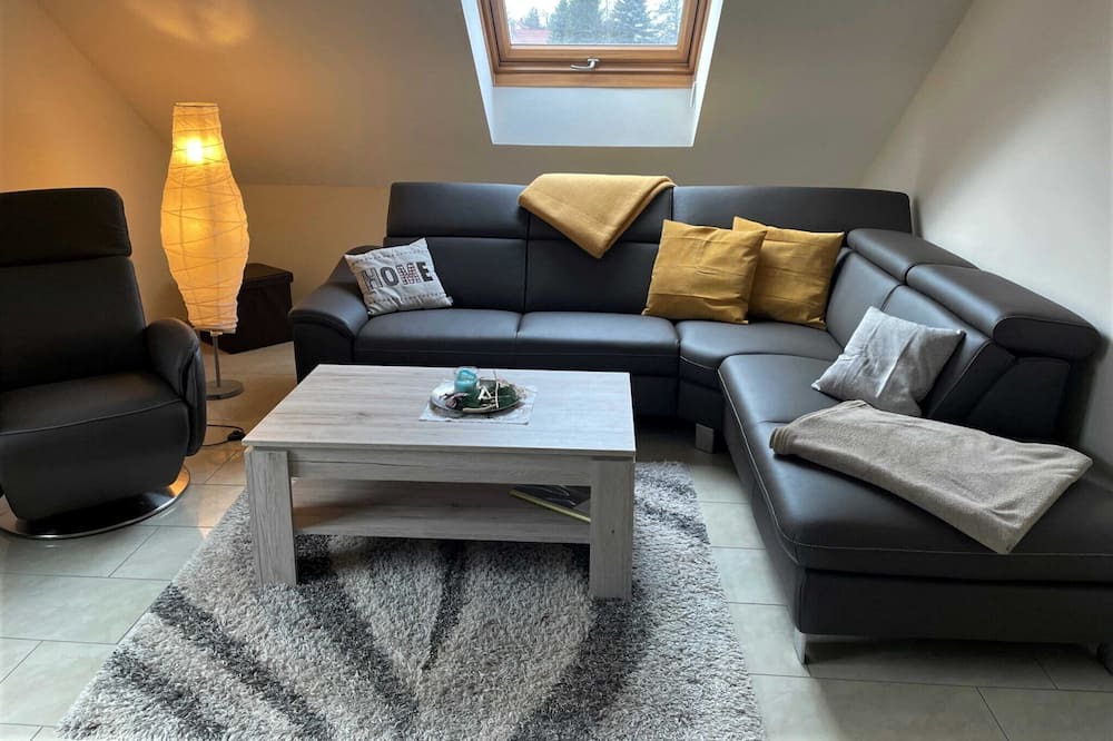 Schoenfeld-Weissig Apartment | Apartment 'Ruhe Am Sandweg' with Balcony and Wi-Fi