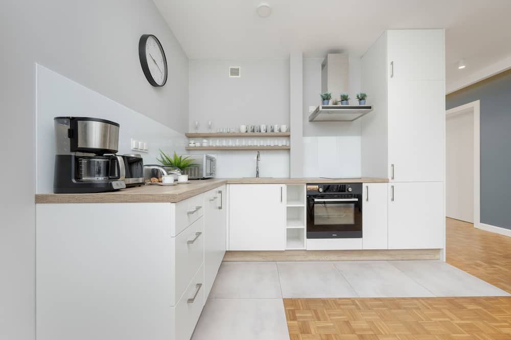 Saska Kepa Apartment | Unique Bright Apartment by Renters