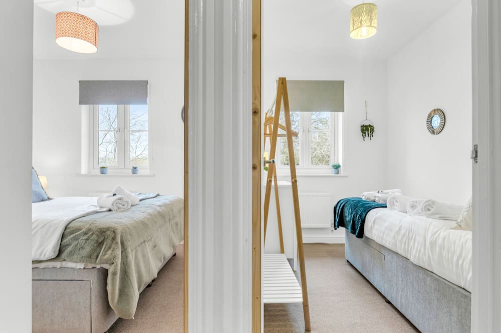 Brackley House | 3-bed House in Brackley* Contractors *Relocations