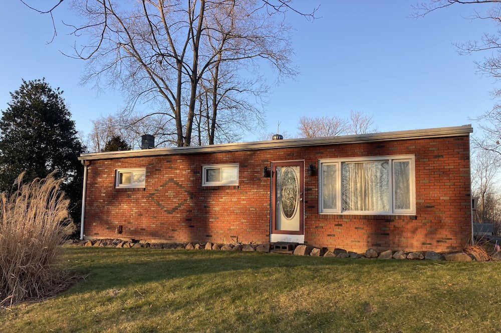 Denver House | Three bedroom rancher in a quiet country setting off street parking