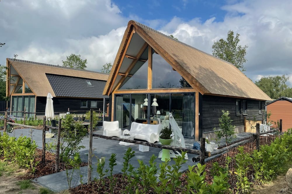 Baarle-Nassau Villa | Luxury holiday Thatched House In Baarle-Nassau