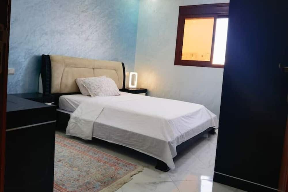 Bni Makada Apartment | Charming 1Bedroom Apartment with 2 Living Rooms Near Train Station & City Center