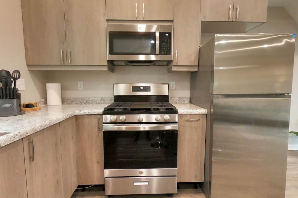 West Central Apartment | Luxury Apt near Electric Works