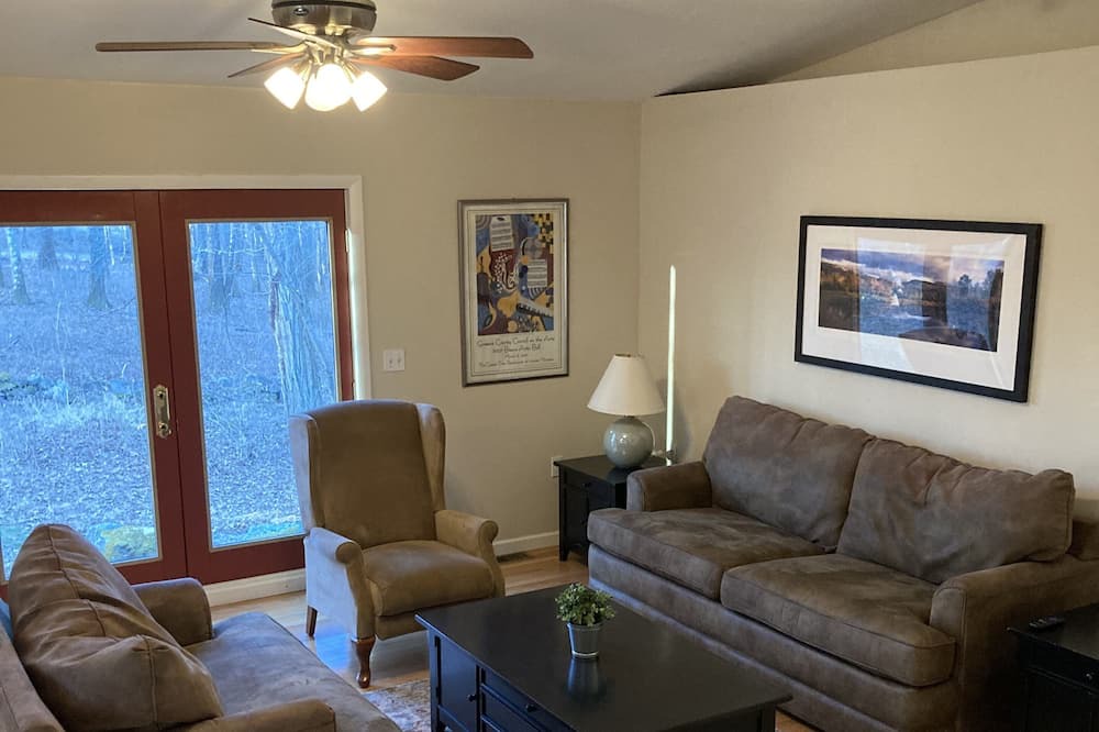 New Paltz House | Entire house! Modern cozy house located in New Paltz.