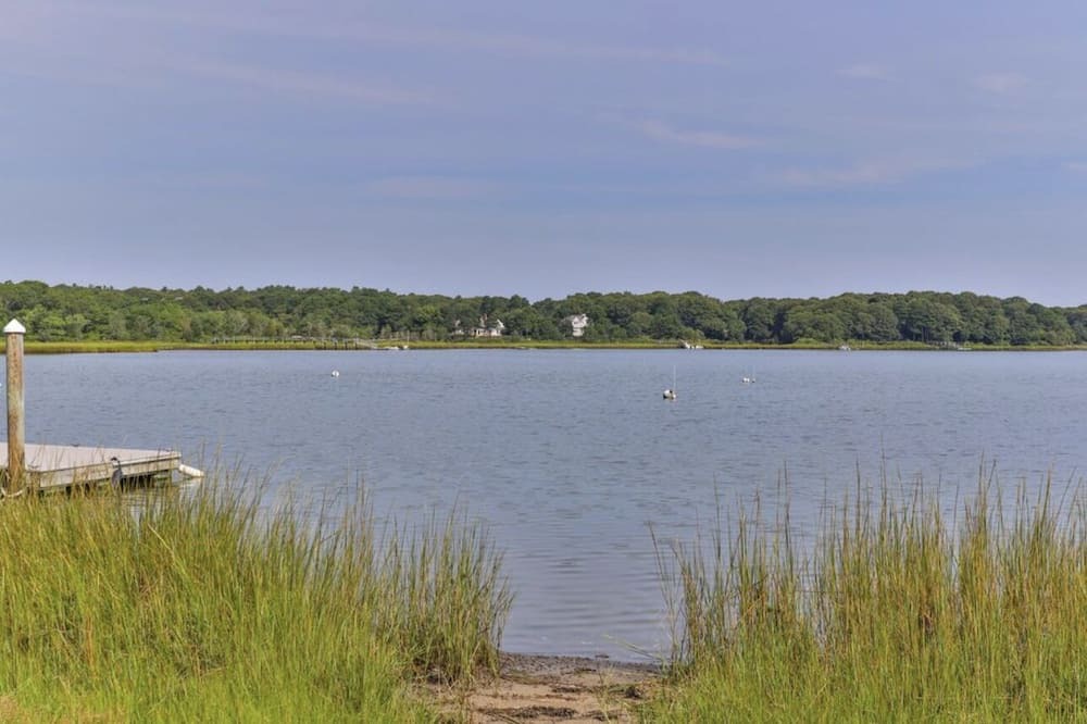 Summersea House | On the water with water view! Summersea on Ockway Bay at the end of a cul-de-sac