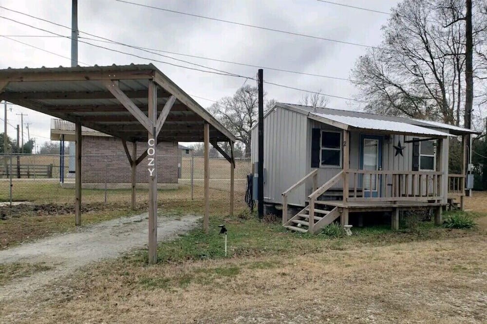 Lufkin Cabin | Cozy Corner Cabin close to hospitals