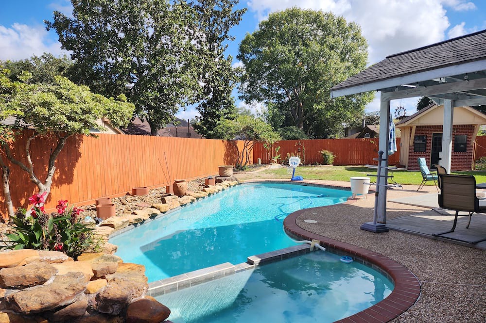 Pecan Grove House | Offering a comfortable home with a pool and outdoor space to relax and enjoy!