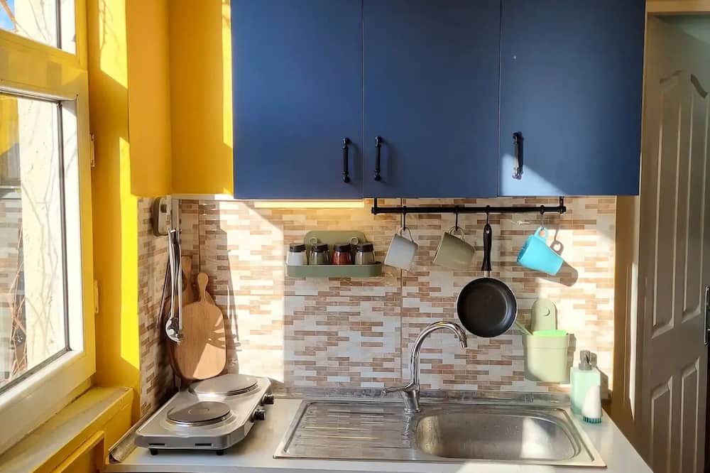 Gumussuyu Mahallesi House | Bright and lively studio in Cihangir Taksim
