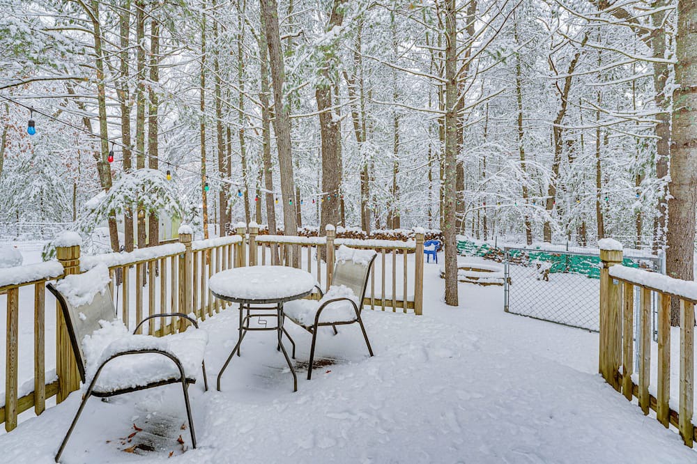 Baldwin Cabin | Charming Baldwin Cabin w/Fenced Yard + Fire Pit!