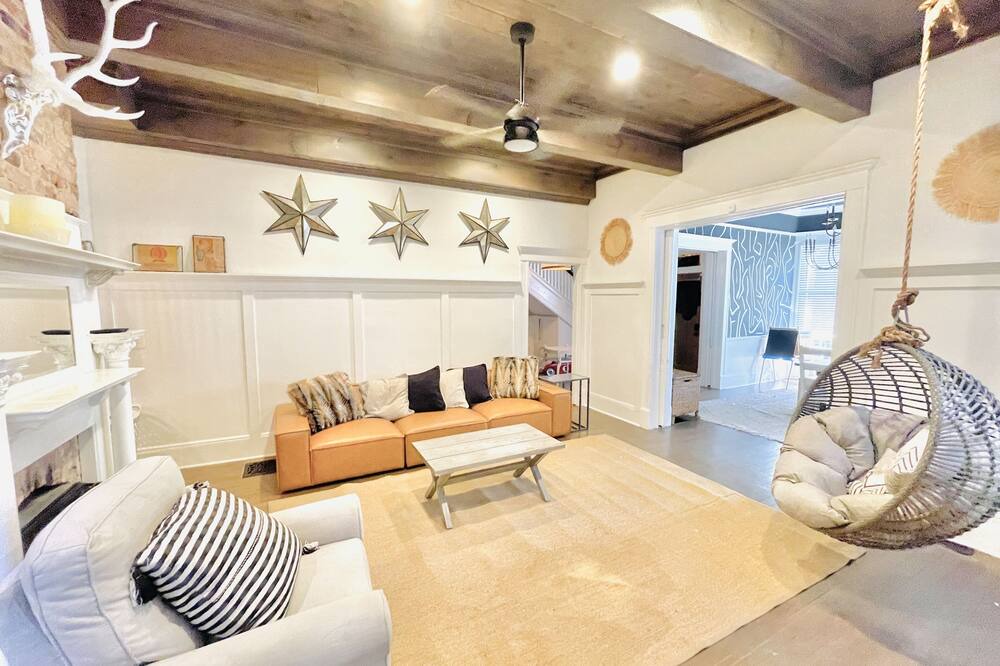 Chosewood Park House | Historic Modern Victorian HOT TUB 5 bed 4 bath
