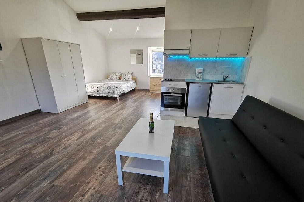 Chasse-sur-Rhone Apartment | Suite Détente, Ô Bon Temps