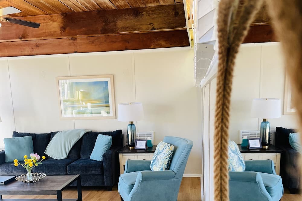 Clemmons Cottage | Escape to our cozy cottages nestled in Tanglewood Park's peaceful woods