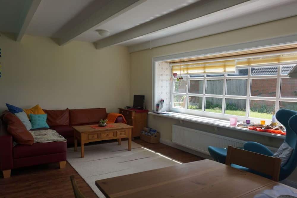 England Apartment | Rustic thatched roof cate