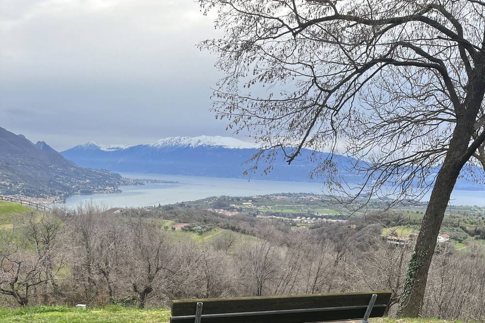 Puegnago del Garda Villa | Villa Anna.-Villa singola collinare con splendida vista lago