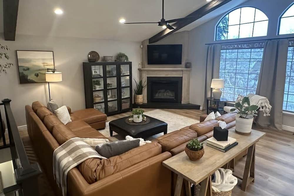 Highland House | Modern Transitional Family Home l Skyline by Stay