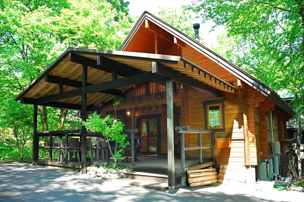 Kofu-cho RV Rental | Corner log cottage 11 people Wooden deck with / Maniwa City Okayama