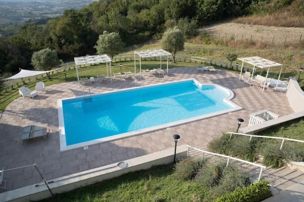 Caiazzo Villa | Villa "Santoro, Paradiso Verde" with Private Pool, Private Terraces & Wi-Fi