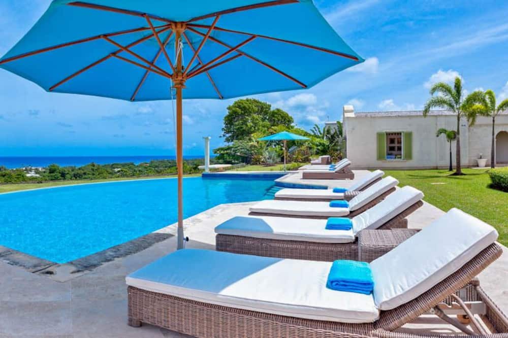 Weston Villa | Villa Half Moon - Four Bedroom Villa, Sleeps 8