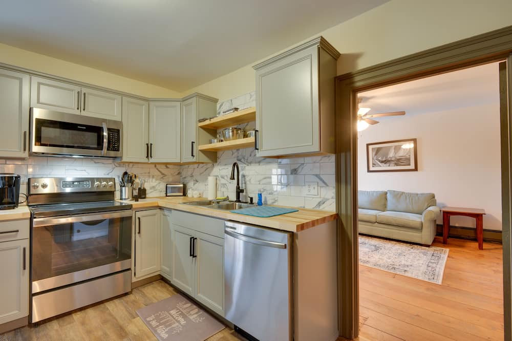 Sackets Harbor Apartment | Sackets Harbor Apartment, Walk to Lake Ontario!