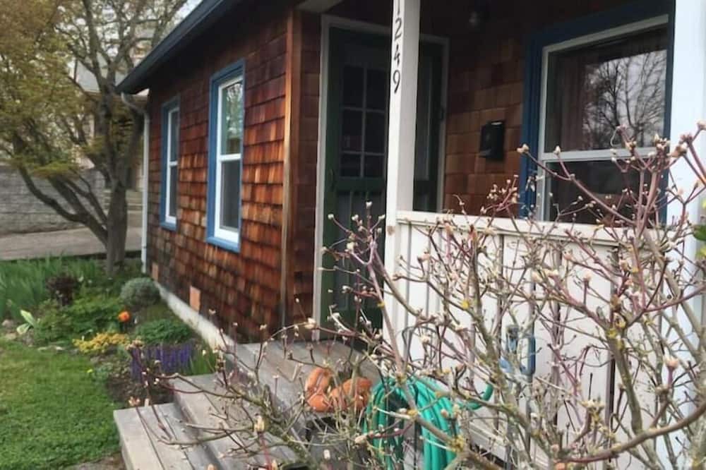 West Eugene House | Welcoming Cottage in the Heart of Eugene - Loving Cared for by Owner.