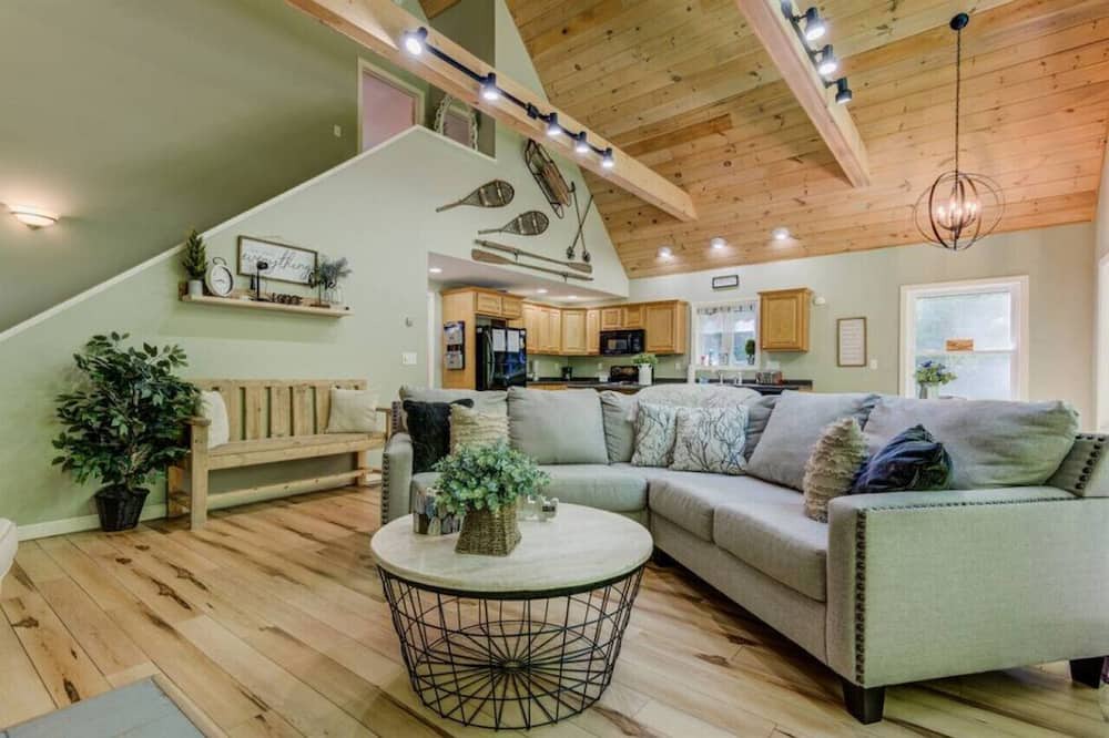 Conway Ski Chalet | Cranmore Adventure, Pet-Friendly |Game Area