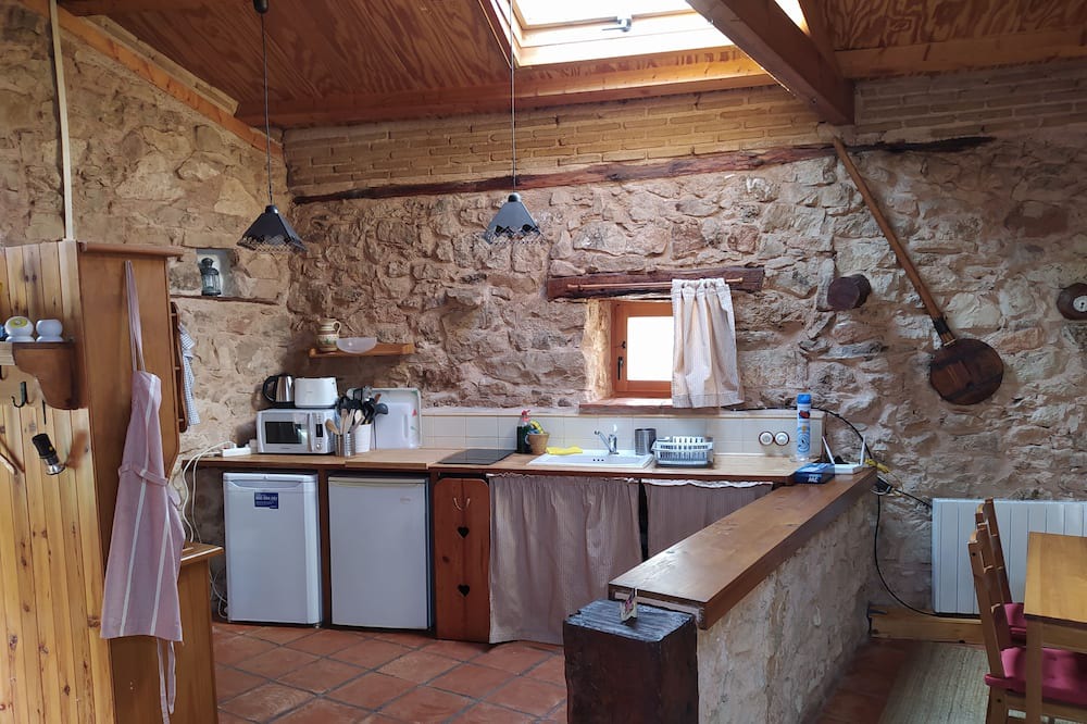 Riofrio del Llano House | LAS Casitas DEL Salado - LA Casita Roja Ideal Para Desconectar, Admite Mascotas